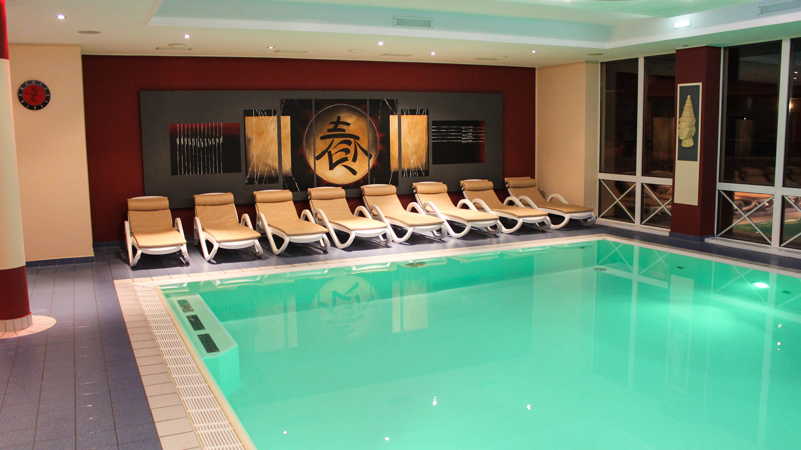 Wellness Schimmbad Pool